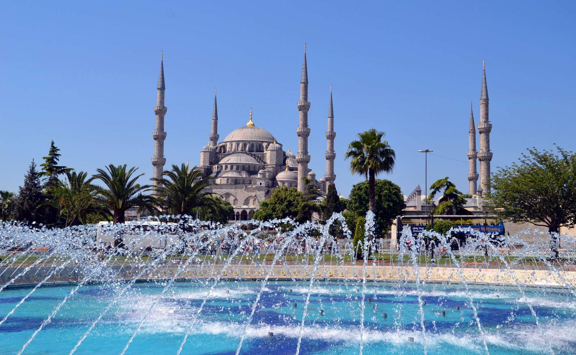 Красивая мечеть в турции